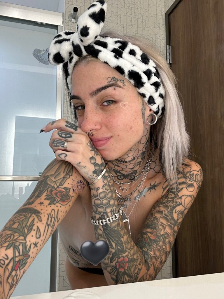 Cruella Morgan onlyfans model twitter leaks picture wearing a black and white headband without clothes