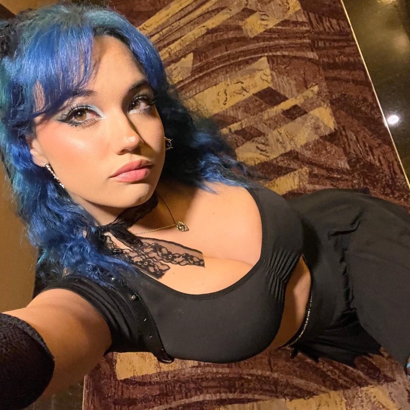 Sofia Gomez onlyfans model selfie with blue hair