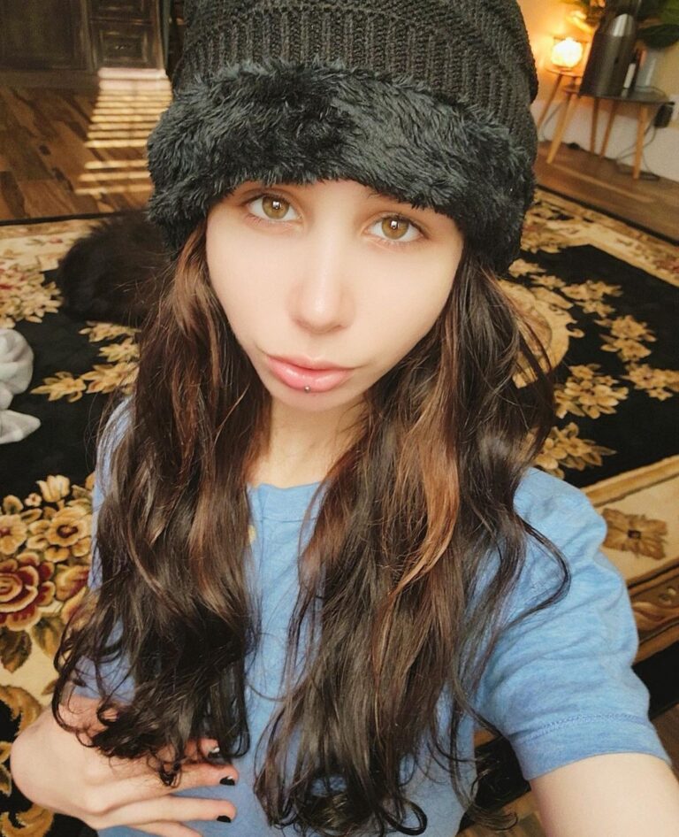 Kiwi: Tattoed Italian OnlyFans | @kiwisunsetvip Review (Leaks, Nudes