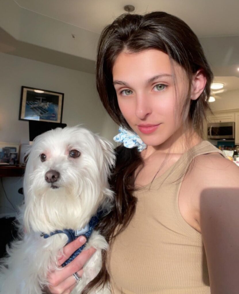 @leahgotti onlyfans model with her dog