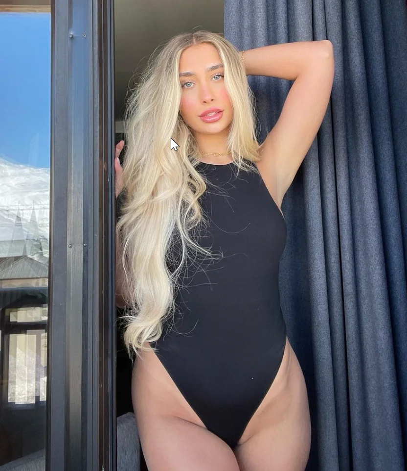 Lillian Phillips @lilydaisyphillips OnlyFans Model sexy photo wearing a one piece