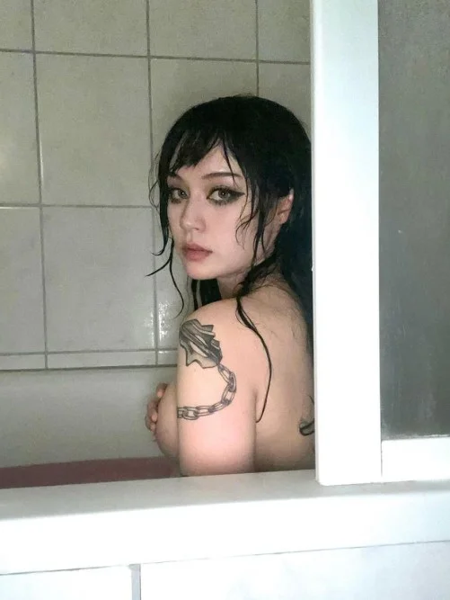 Vylerria (@Vylerria) Fansly model picture in bathroom naked