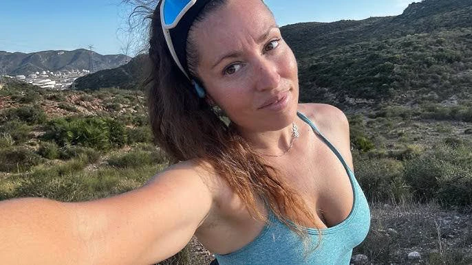 Cecilia Sopeña Espa (@cecilia.sopenaespa) OnlyFans model selfie in mountain wearing blue top