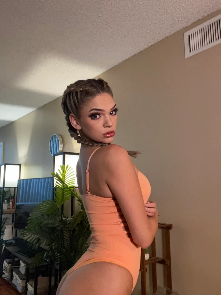 Athena Faris onlyfans model and look alike of Hailee Steinfeld picture wearing sexy one piece