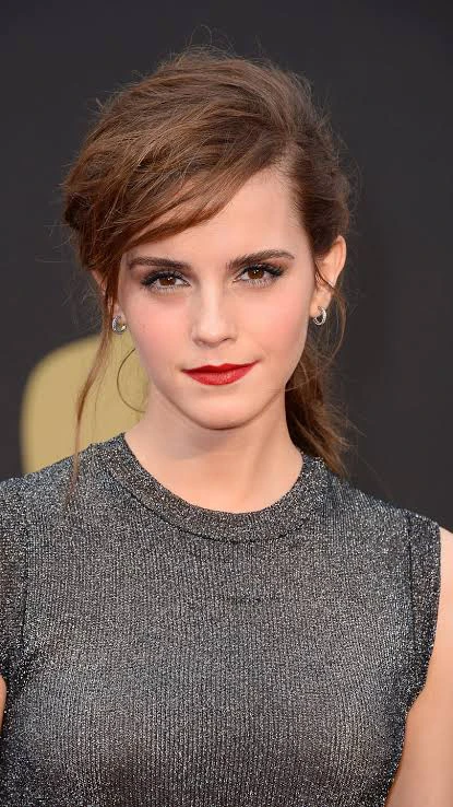 emma watson picture wearing a gray top