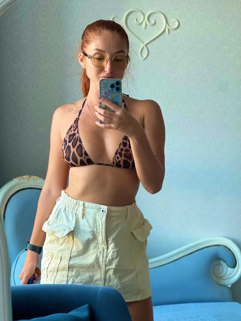 Natalia Znachenko onlyfans model and look alike of Sophie Turner picture wearing a brown animal print bra