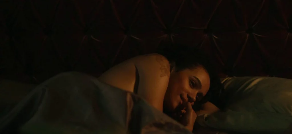 Nathalie Emmanuel leaks in the movie The Invitation. She is lying down to bed naked