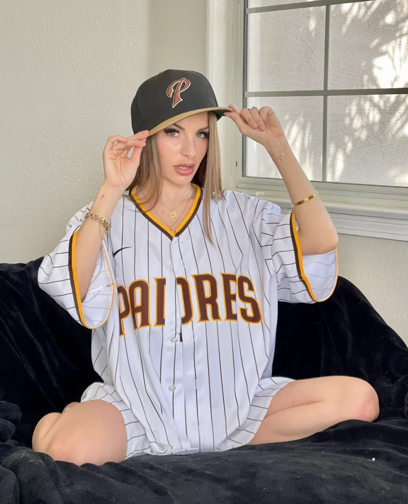 Kimmy Granger @kimmygrangerxxx OnlyFans Model sexy photo wearing a cap