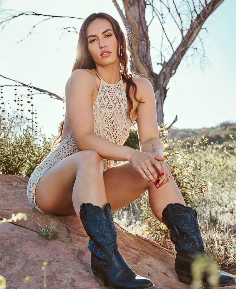 Kelsi Monroe @kelsimonroeofficial OnlyFans Model sexy photo wearing a boots