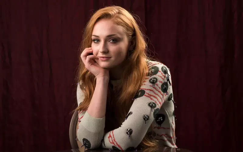 Sophie Turner picture wearing a sweater