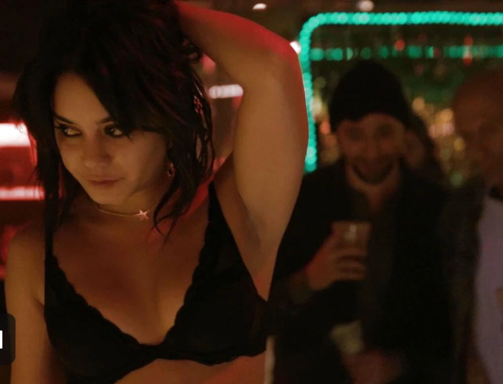 Vanessa Hudgens movie scene in The Frozen Ground picture wearing a black bra