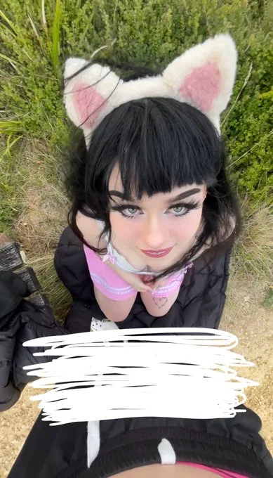 Lara Rose onlyfans model picture wearing a bunny headband