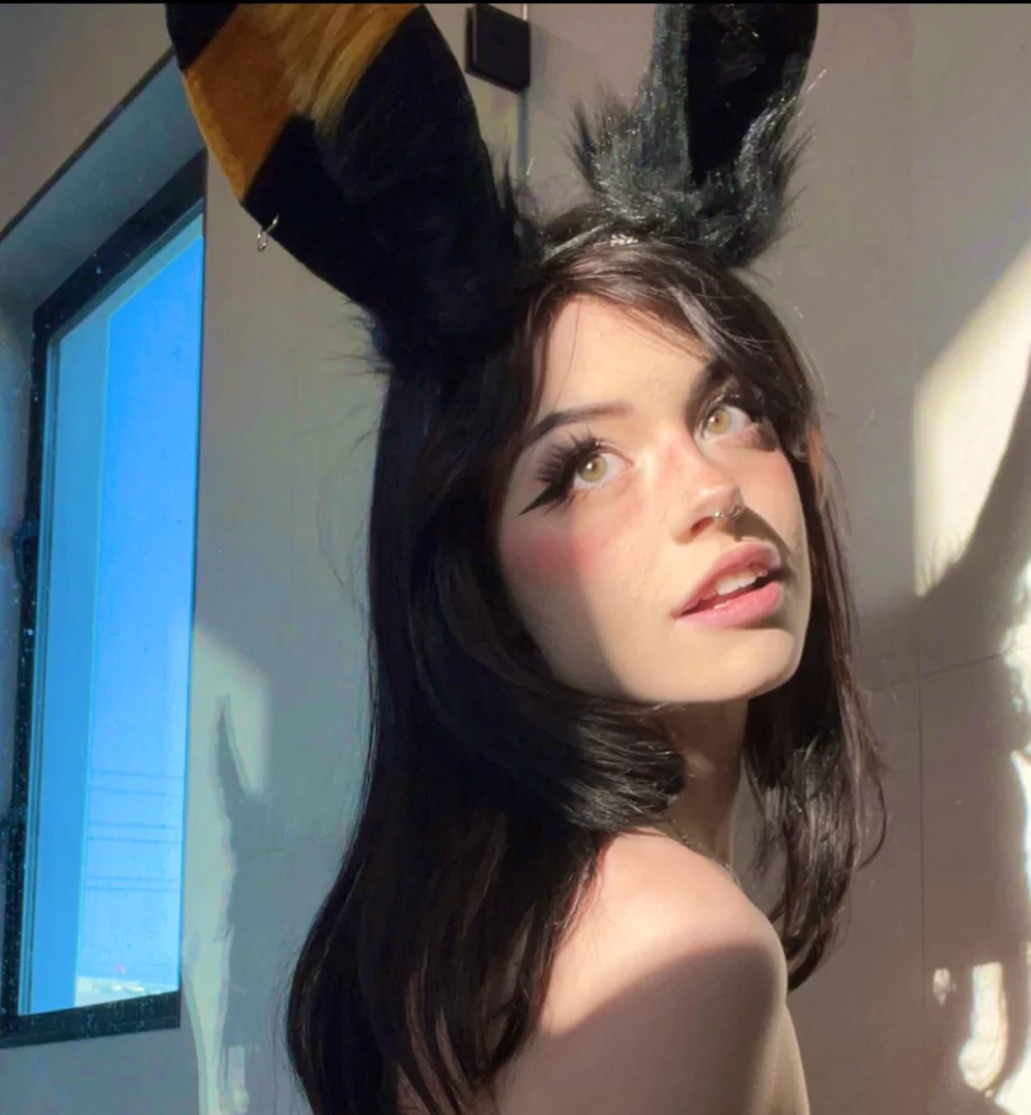 Hannah (@hannahowo) OnlyFans model picture wearing a animal ear headband