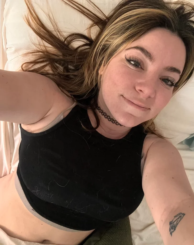 Curvyllama: @curvyllama OnlyFans Model sexy photo laying in a bed