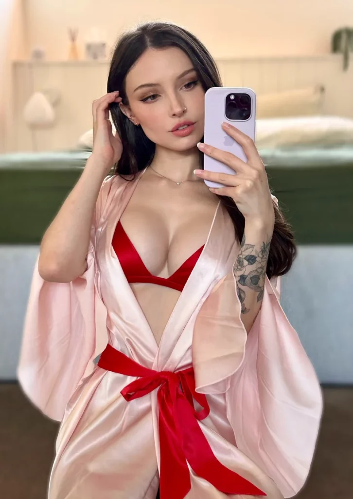 Dainty Wilder: @daintywilder OnlyFans Model sexy photo wearing a robe