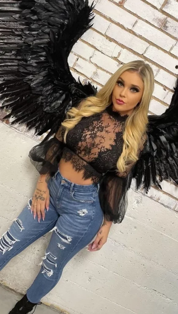 Kali Roses, aka @kaliroses Onlyfans model sexy photo wearlng wings costume