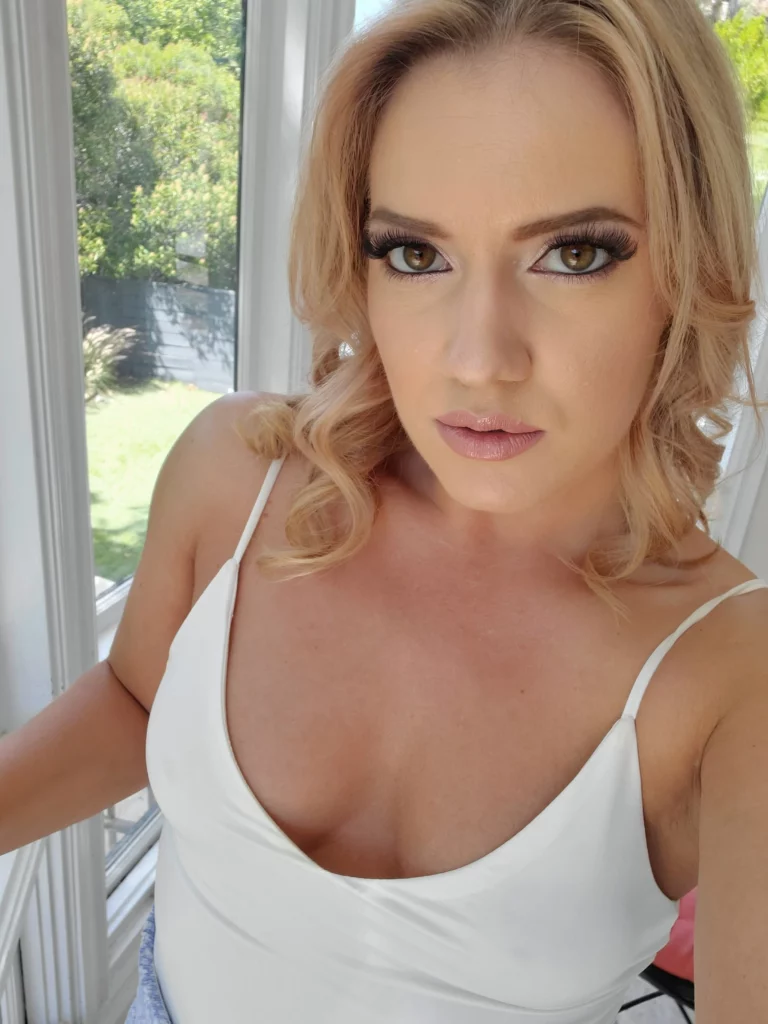 Candice Dare (@candicedare) OnlyFans model selfie wearing white top