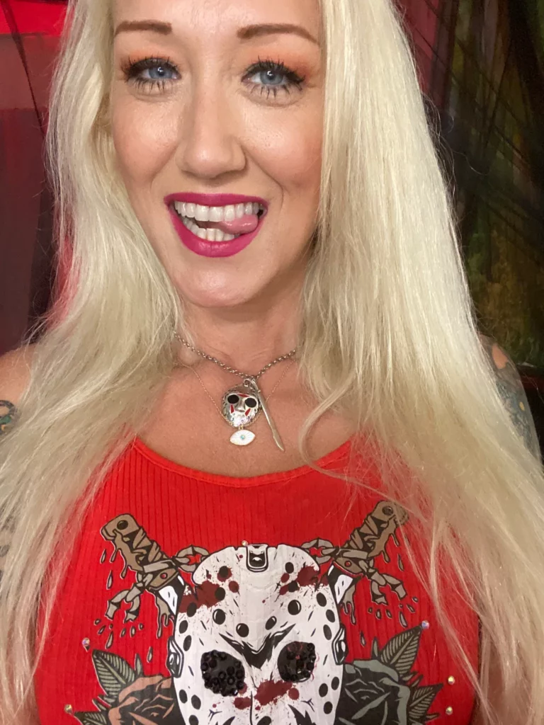 Alana Evans (@alanaevansxxx) OnlyFans model picture wearing red top