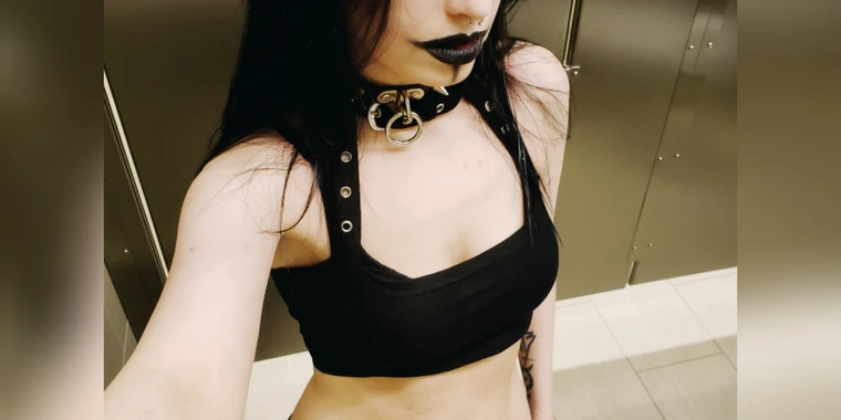 Desiree Bowling OnlyFans | @xdezxdisasterx review (Leaks, Videos, Nudes)