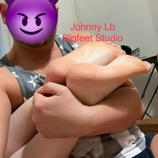 JohnnyLB bigfeet studio