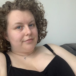 Laura OnlyFans | @charmed_lau review (Leaks, Videos, Nudes)