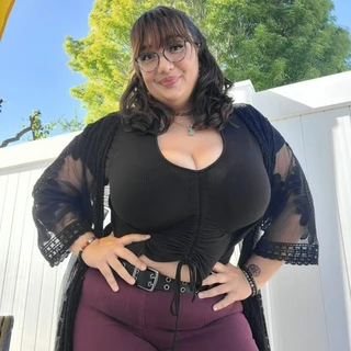 Curvy Quinn OnlyFans | @curvyquinn review (Leaks, Videos, Nudes)