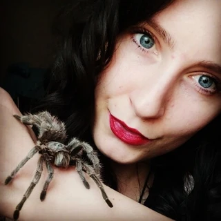 𝓔𝓵𝓵𝓮🕷