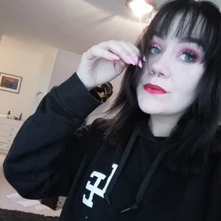 Henna OnlyFans @henski666 review (Leaks, Videos, Nudes)