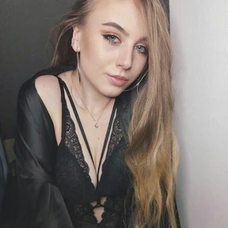 𝐇𝐨𝐥𝐥𝐲 𝐂𝐥𝐮𝐞 𝐕𝐈𝐏 𝐏𝐑𝐎𝐅𝐈𝐋𝐄 OnlyFans @hollycluevip review (Leaks, Videos