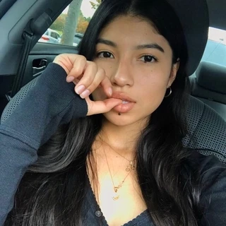 Isabella ๐จ๐ด