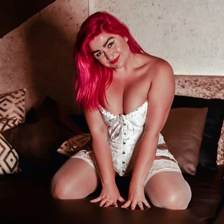 Khloe Divine ( NO PPV )