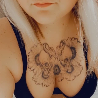 Lizzie Lou🖤