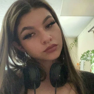 lucy OnlyFans | @lucyvalentinexxx review (Leaks, Videos, Nudes)