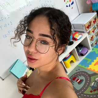 Ms. Cabello 👩🏽‍🏫 🍑