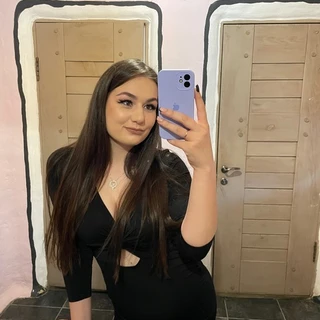 Nikki OnlyFans @nikolushka review (Leaks, Videos, Nudes)