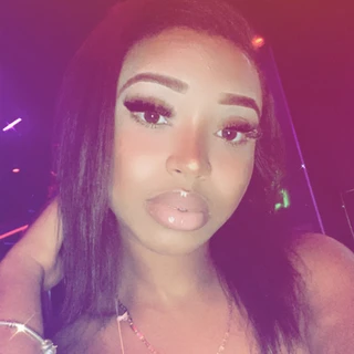 Pilar Hughes OnlyFans @pkvlla review (Leaks, Videos, Nudes)