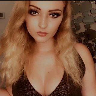 Poolkitten OnlyFans | @pool_kitten review (Leaks, Videos, Nudes)