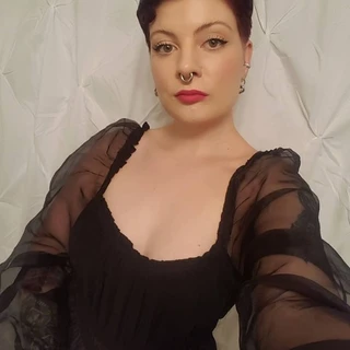 Sienna V OnlyFans | @pumps.pie review (Leaks, Videos, Nudes)