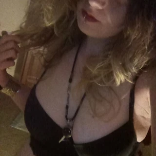 Sammi Curr Glam Vixen