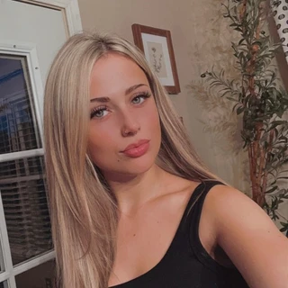 Sara Bradshaw OnlyFans | @sarabradshaw review (Leaks, Videos, Nudes)