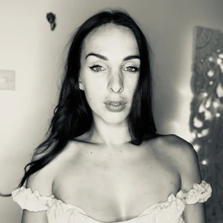 Scarlett OnlyFans @scarlett-raye review (Leaks, Videos, Nudes)