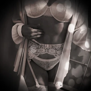 Suzie OnlyFans | @subsuzie review (Leaks, Videos, Nudes)