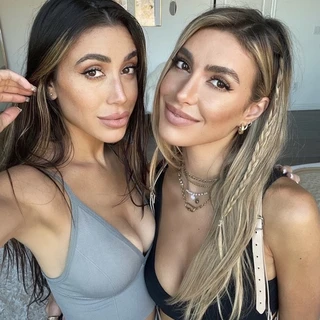 This Weird Twin Thing OnlyFans | @thisweirdtwinthing review (Leaks