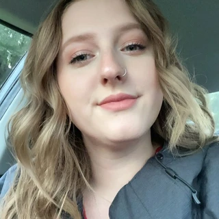 Emily OnlyFans @xmxlydxwn review (Leaks, Videos, Nudes)