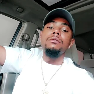 The Gentleman OnlyFans @yslmaestro review (Leaks, Videos, Nudes)